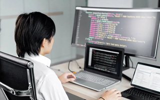 鹤岗 api php源码,下载的php源码怎么运行呢？